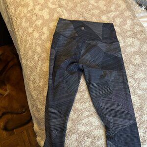 Lululemon Cropped Pattern Leggings